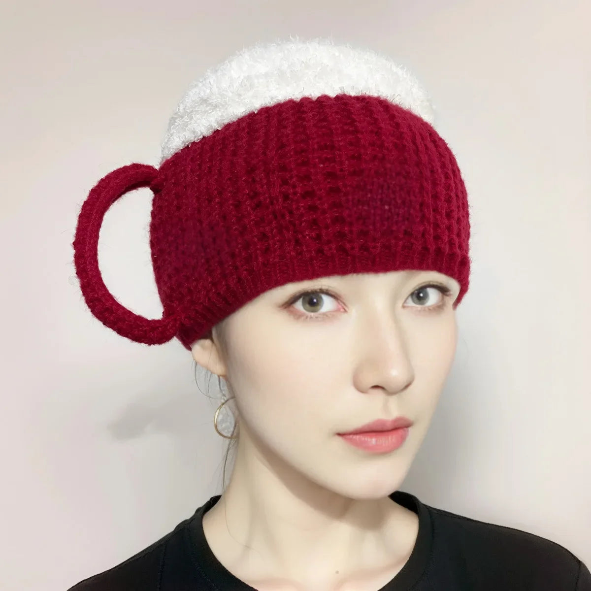 Novelty 3D Beer Mug Winter Hat Unisex Warm Beanie Cap Funny Gift for Beer Lovers Men Women Christmas Party Costume Accessory