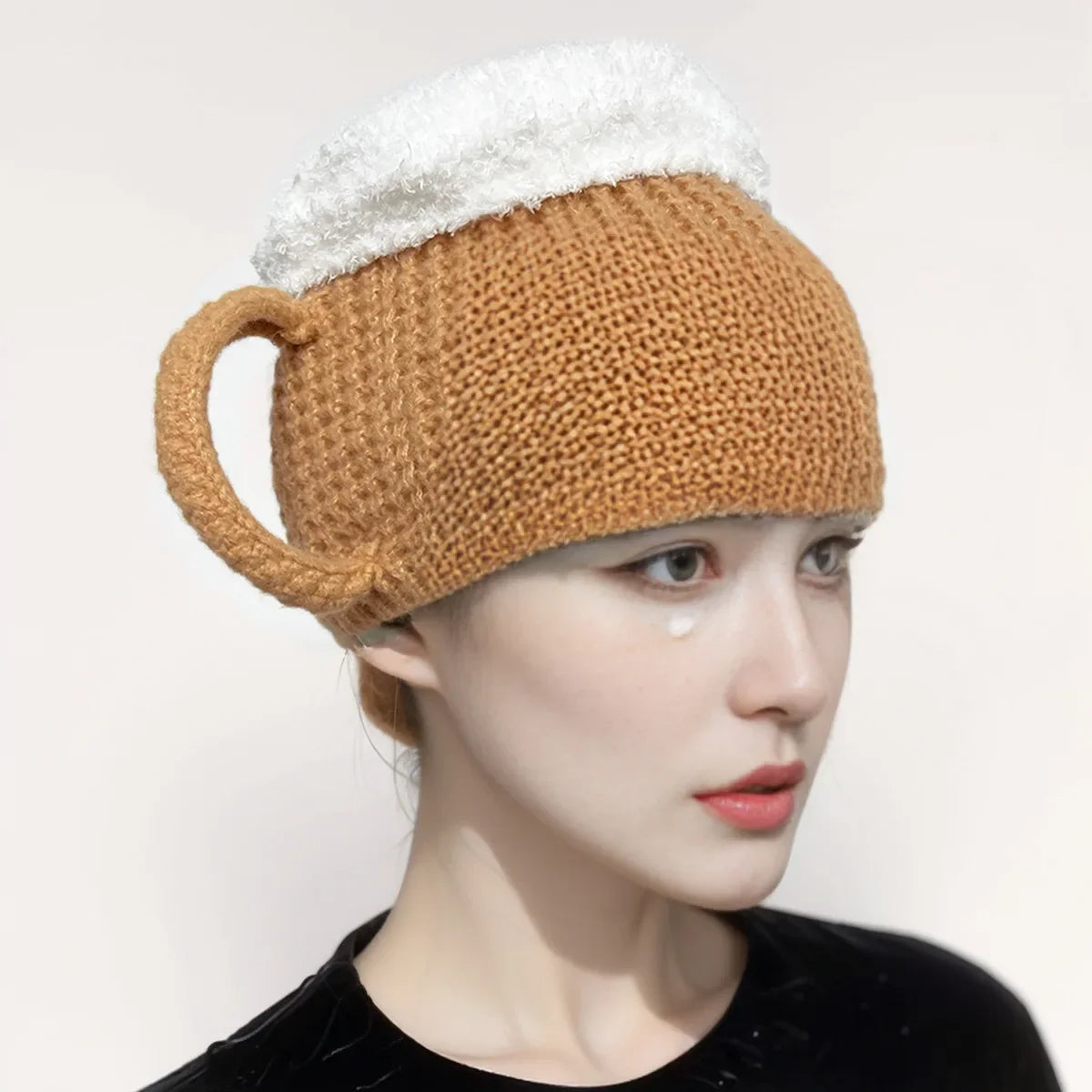 Novelty 3D Beer Mug Winter Hat Unisex Warm Beanie Cap Funny Gift for Beer Lovers Men Women Christmas Party Costume Accessory