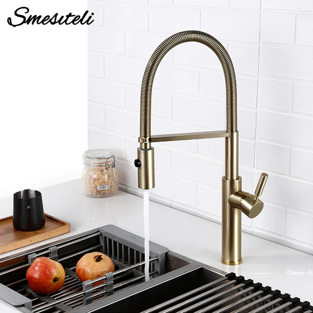 Brushed Gold Kitchen Faucets Single Handle Pull Out Kitchen Mixer Hot And Cold Water Swivel Degree Water Tap