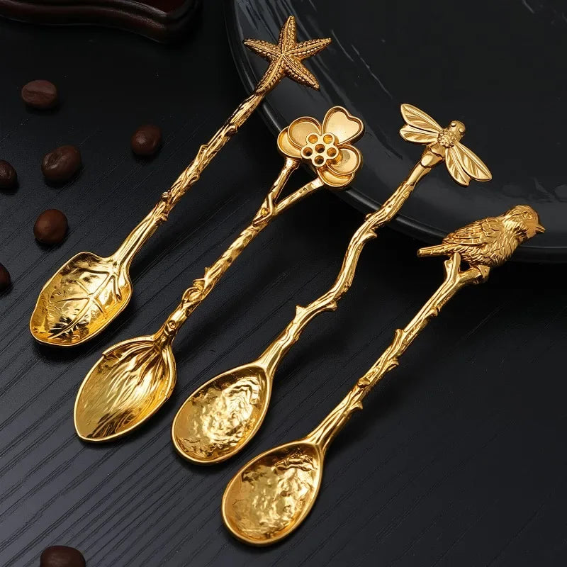 Creative Retro Hotel Family Dessert Coffee Spoon Ice Cream Tools Creative Royal Style Flatware Metal Spoon Kitchen Accessories